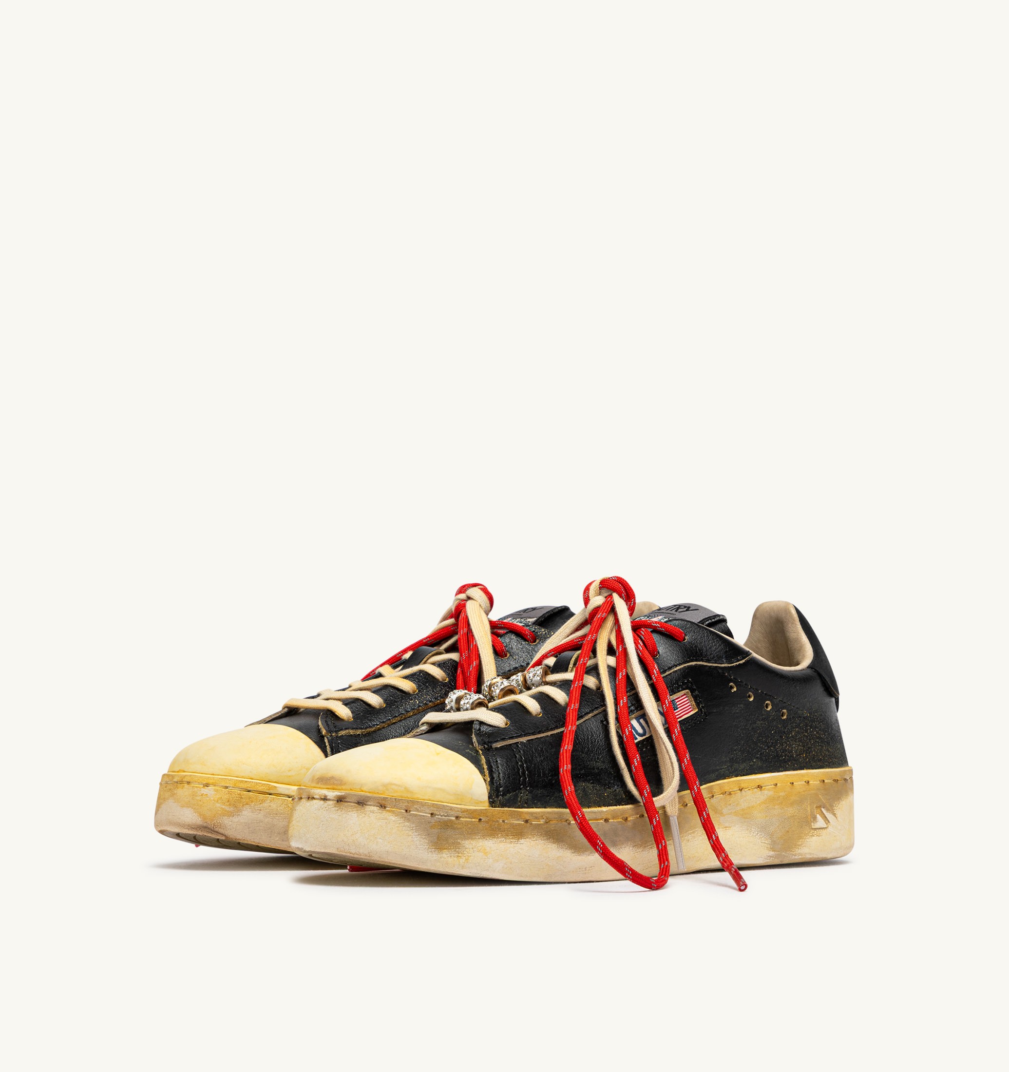 BASKETS DALLAS LOW SUPER VINTAGE EN CUIR NOIR