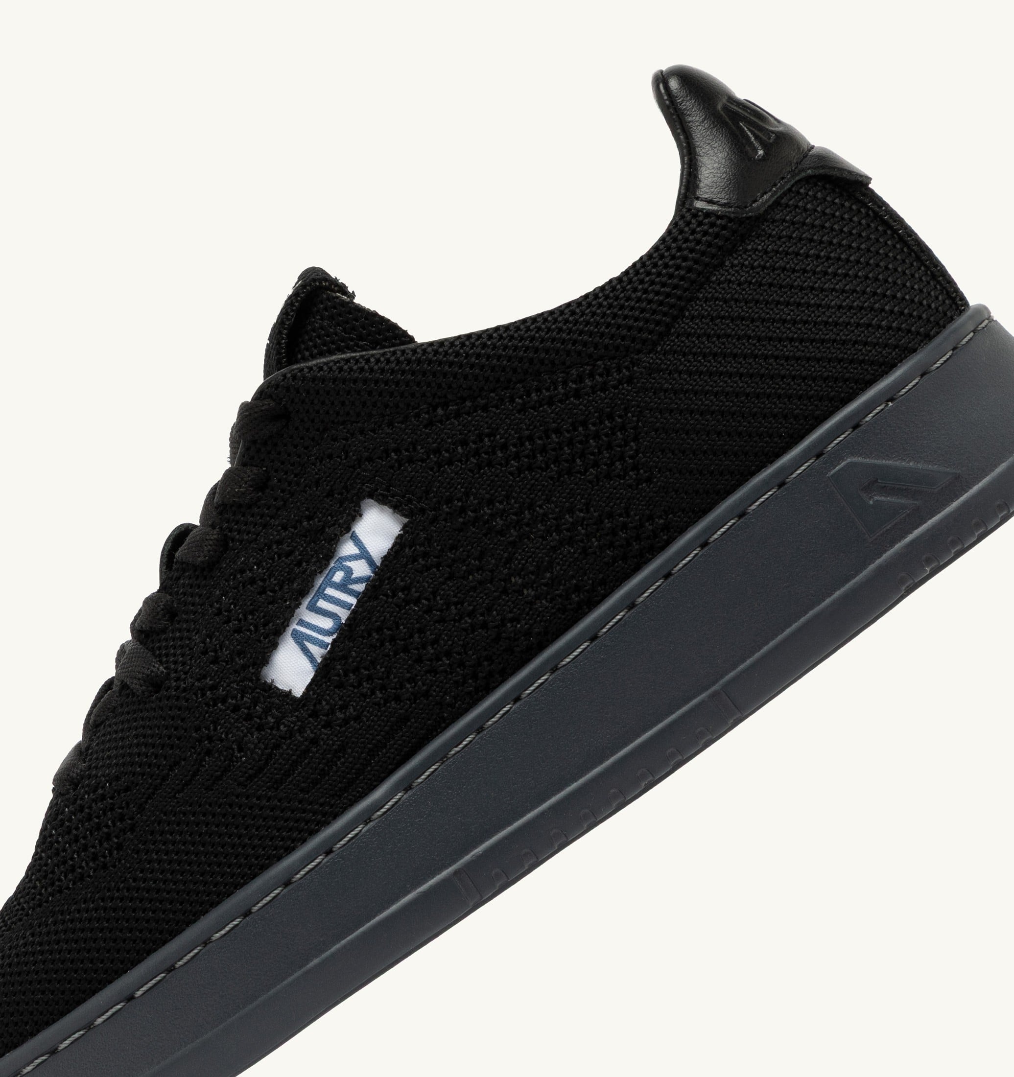 BASKETS MEDALIST EASEKNIT LOW EN MAILLE NOIRE