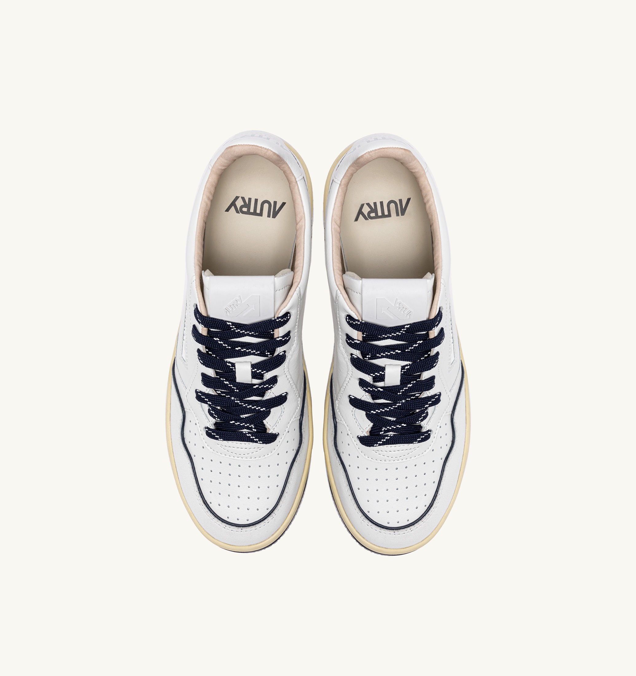 BASKETS GOLF LOW EN CUIR BLANC ET NAVY
