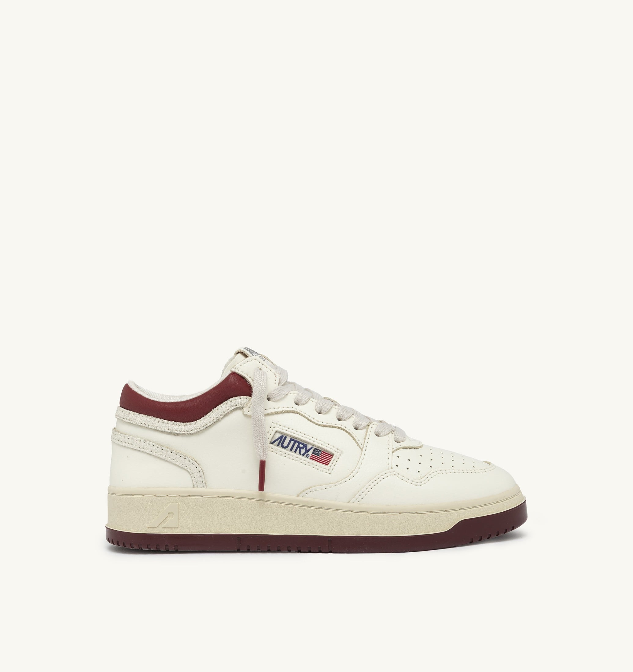 BASKETS MED-WAY EN CUIR COLORIS MARSHMALLOW ET SYRAH