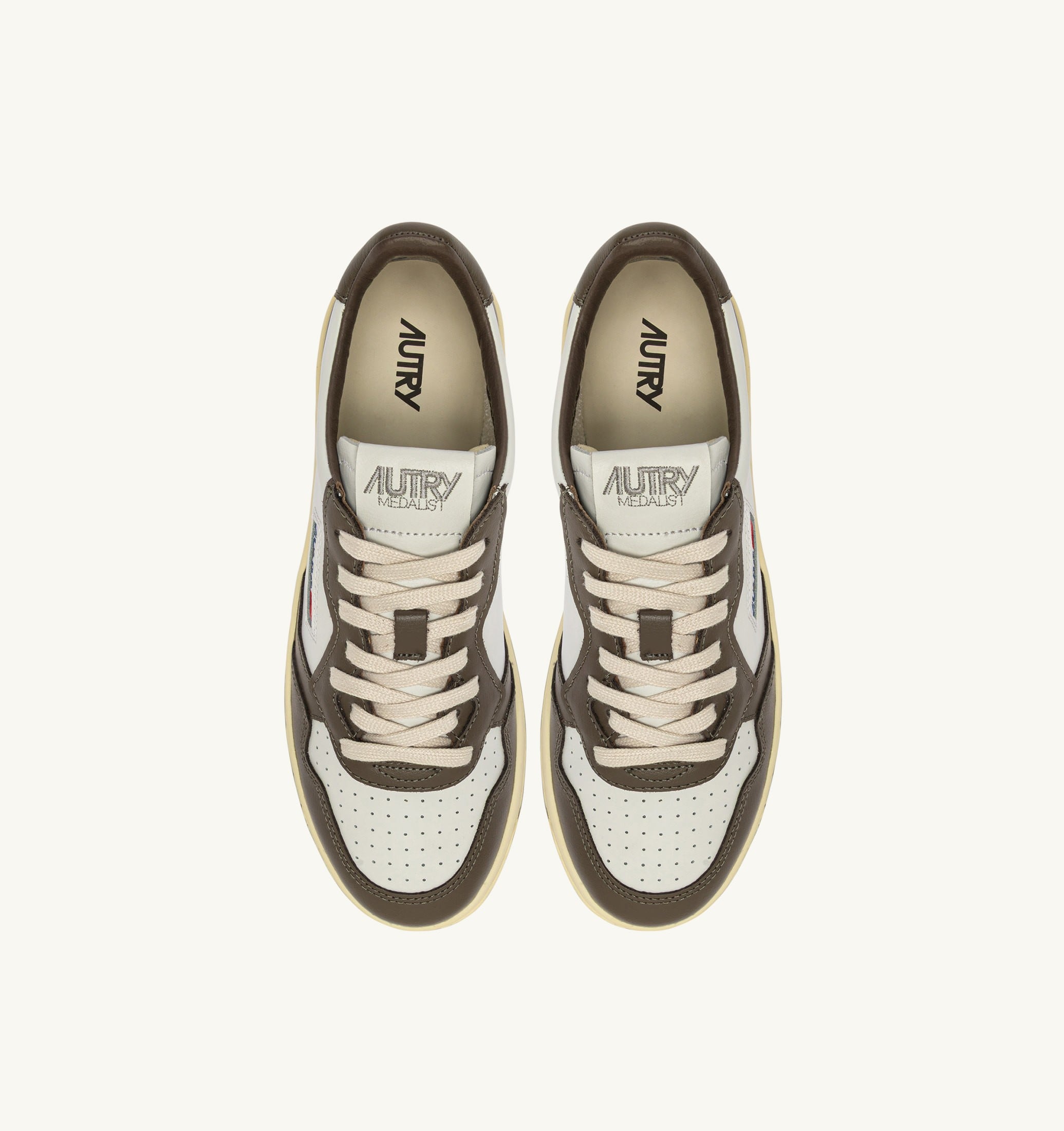 BASKETS MEDALIST LOW BICOLORE EN CUIR BLANC ET CHOCOLATE