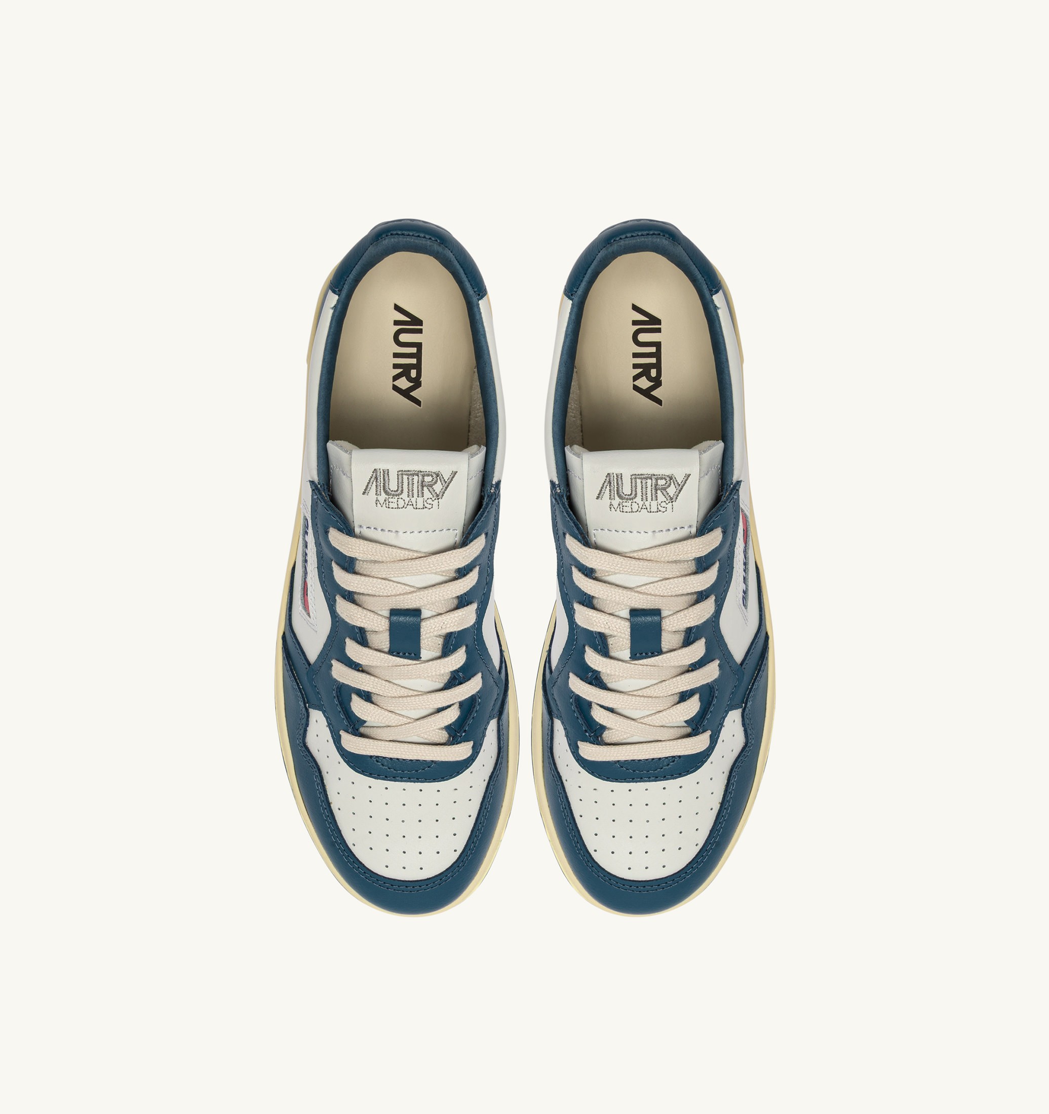 BASKETS MEDALIST LOW BICOLORE EN CUIR BLANC ET MALLARD BLUE