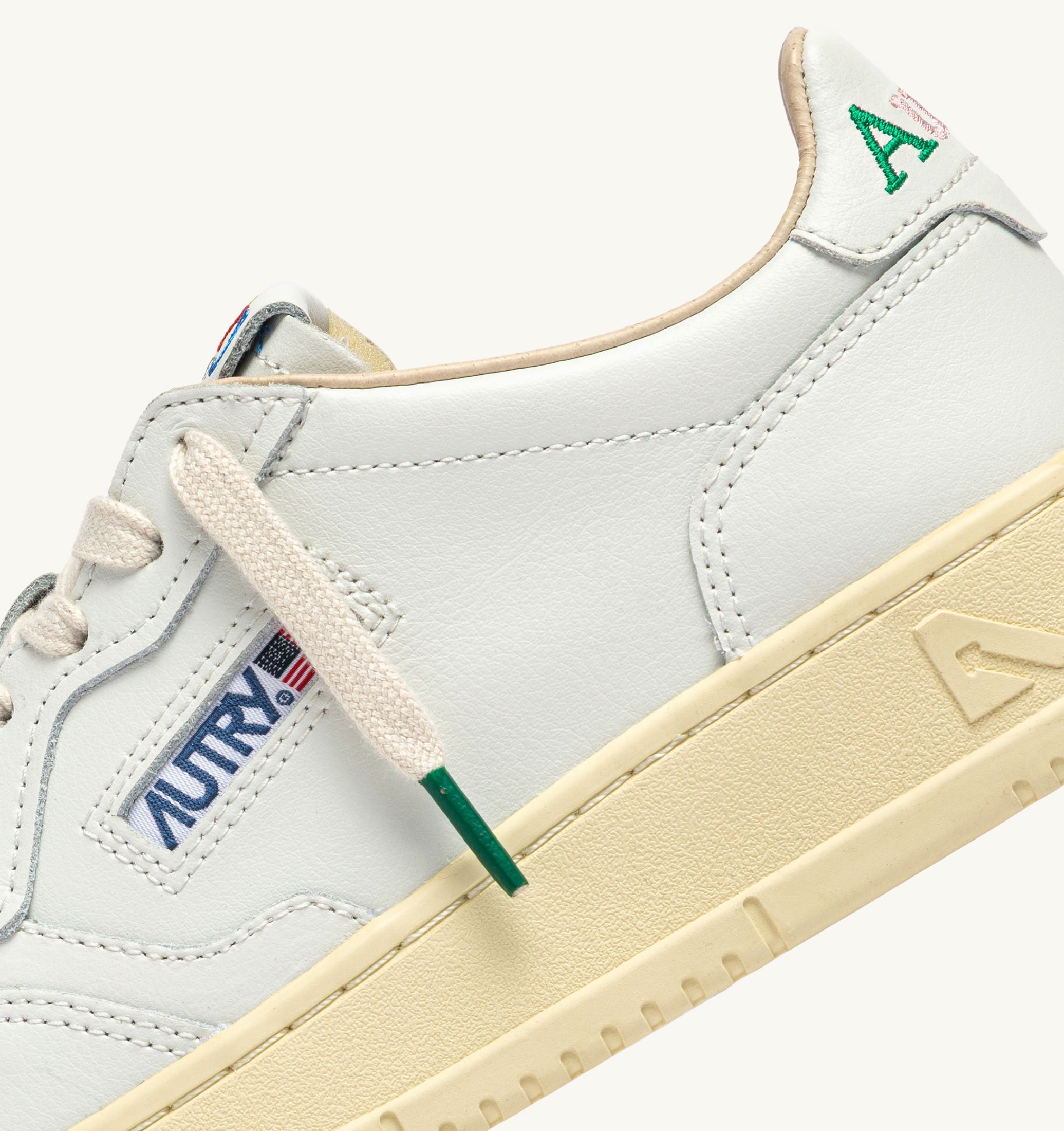 BASKETS MEDALIST LOW EN CUIR BLANC
