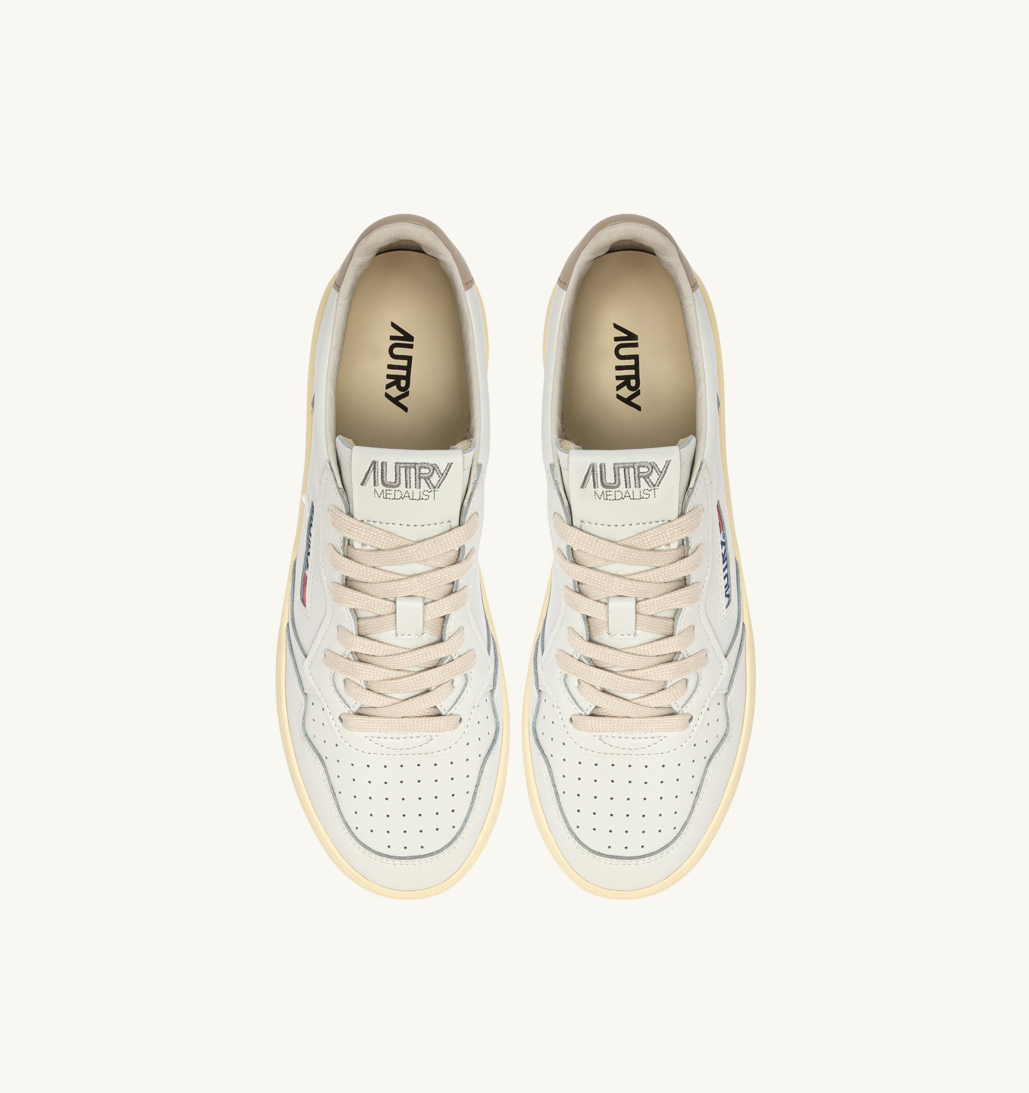 BASKETS MEDALIST LOW EN CUIR BLANC ET FEATHER GRAY
