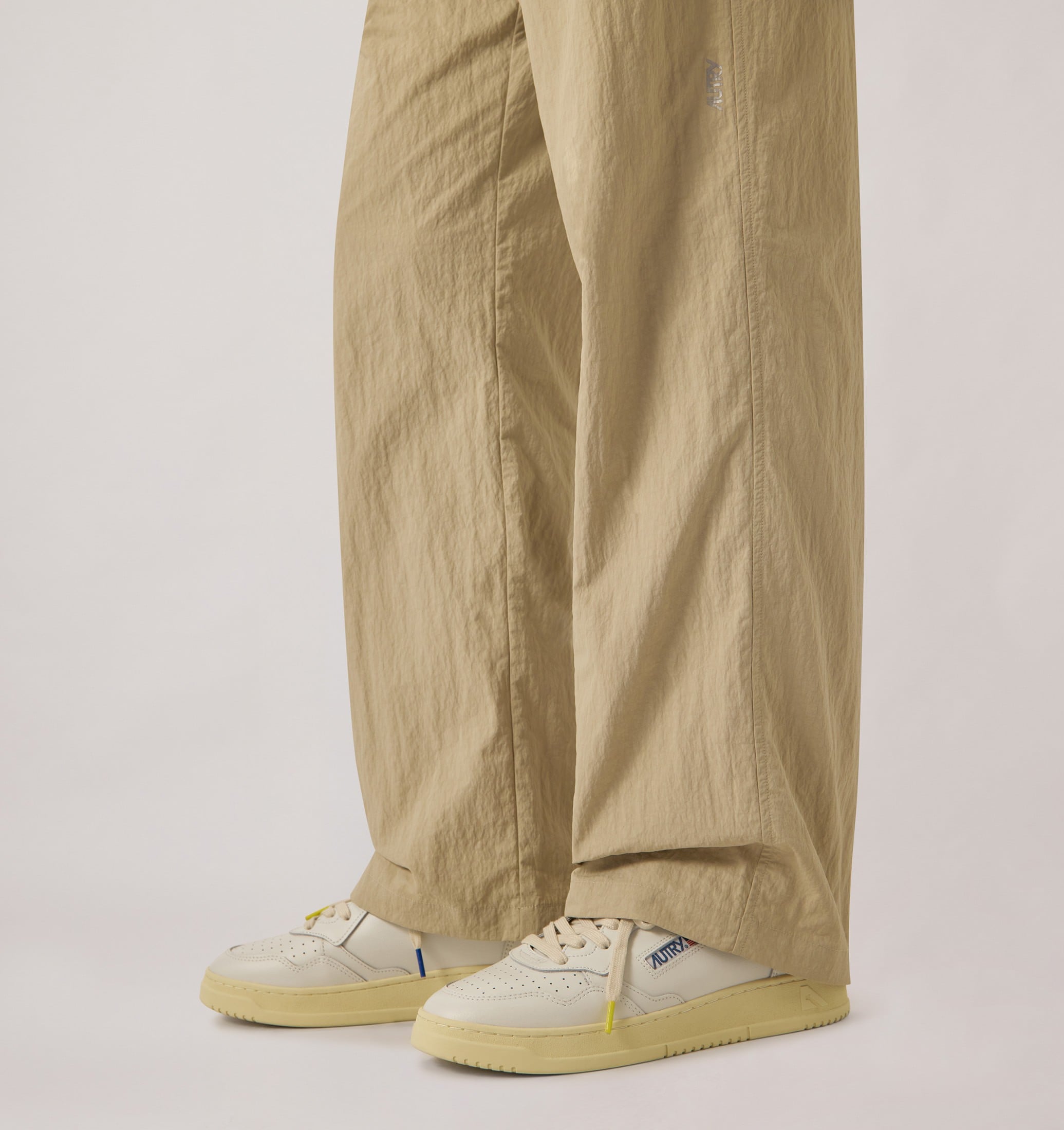 BASKETS MEDALIST LOW EN CUIR BLANC ET NOIR