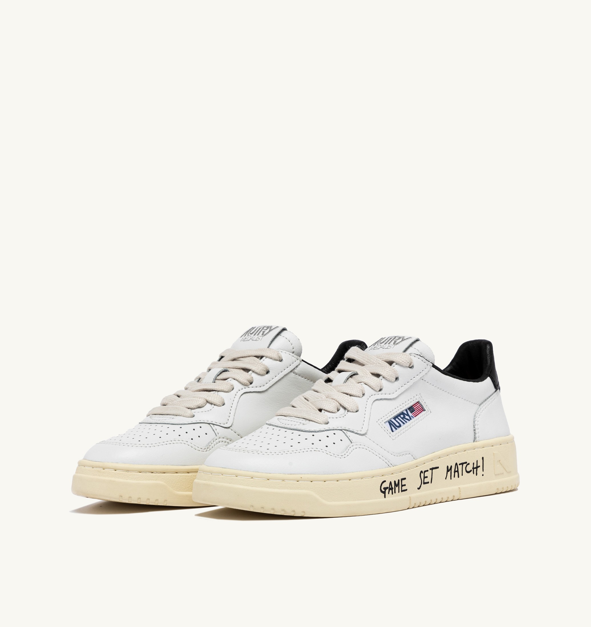 BASKETS MEDALIST LOW EN CUIR BLANC ET NOIR AVEC LETTERING