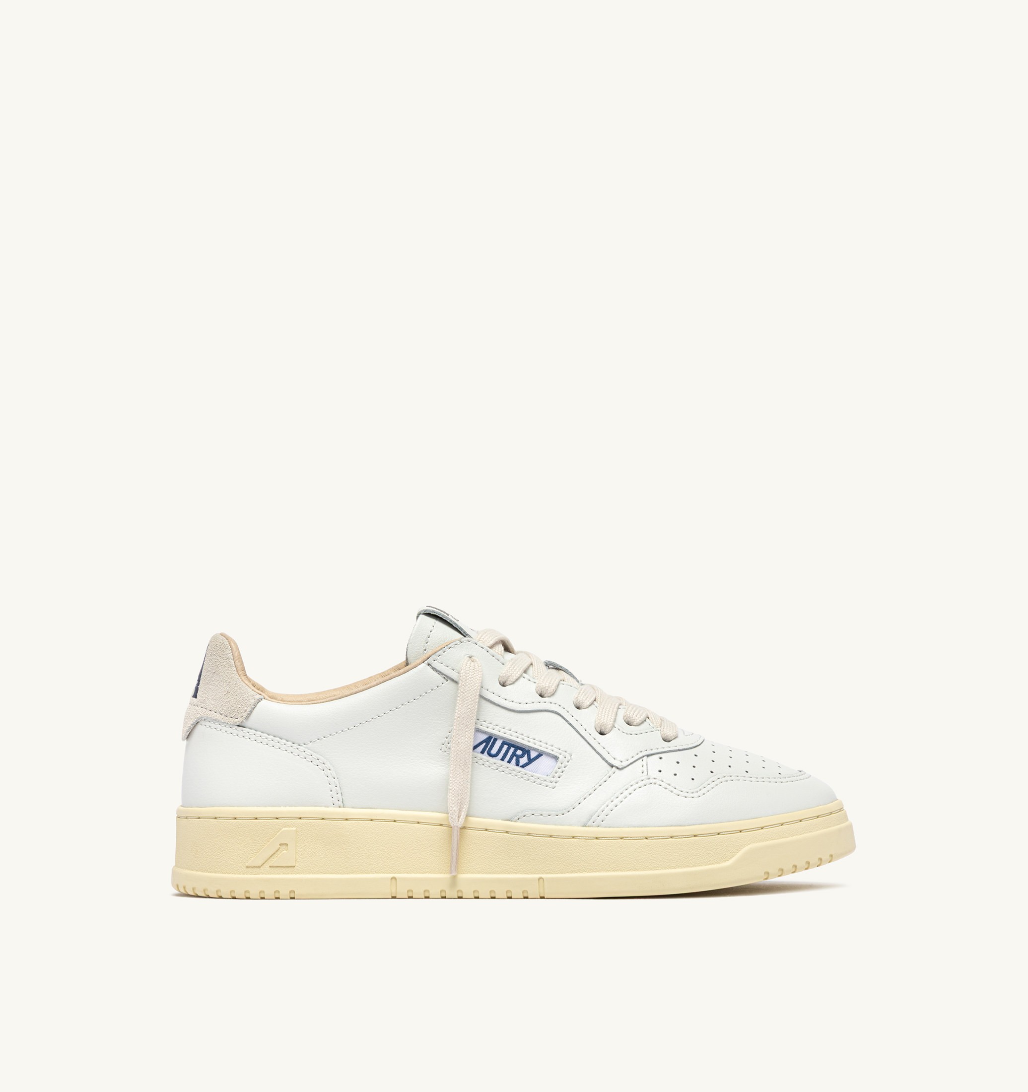 BASKETS MEDALIST LOW EN CUIR BLANC ET DAIM SNOW WHITE