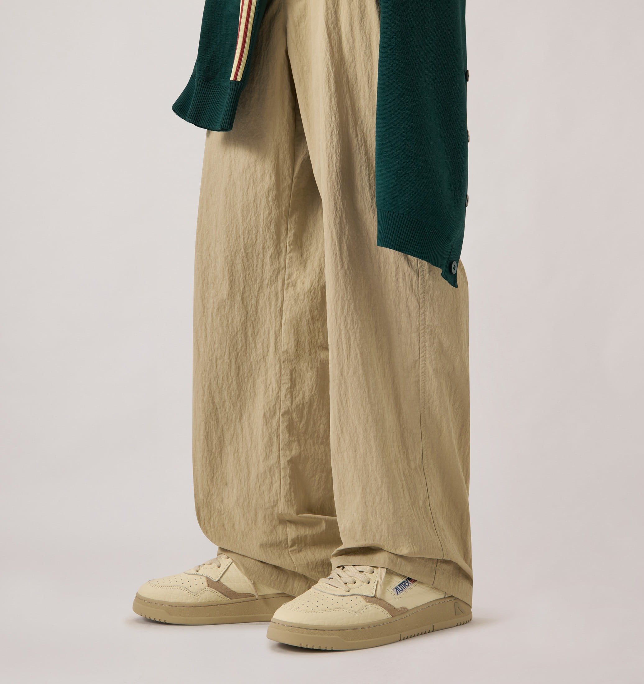 BASKETS MEDALIST LOW EN CUIR FEATHER GRAY ET DARK SEA