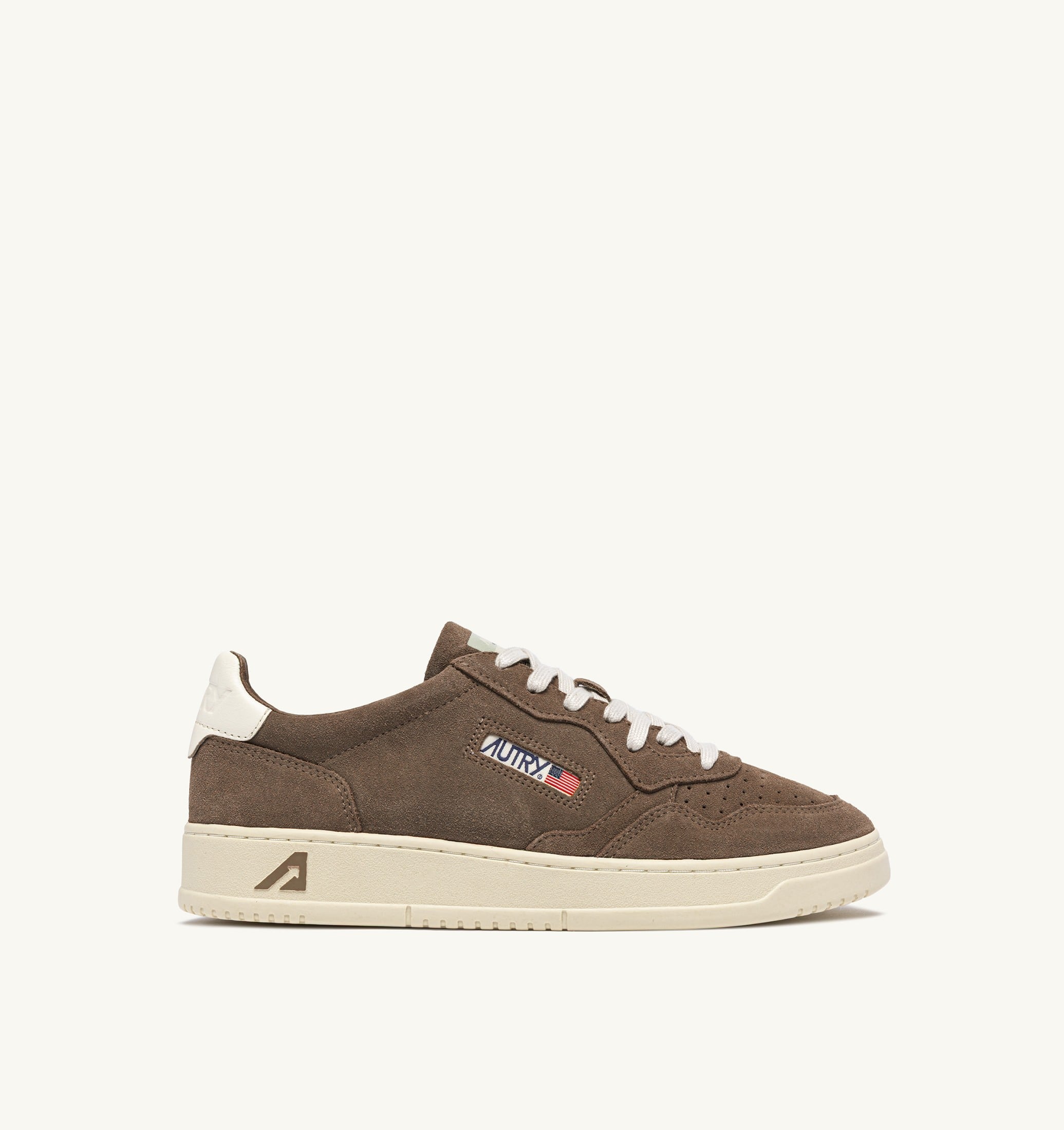 BASKETS MEDALIST LOW EN DAIM CIGAR ET BLANC