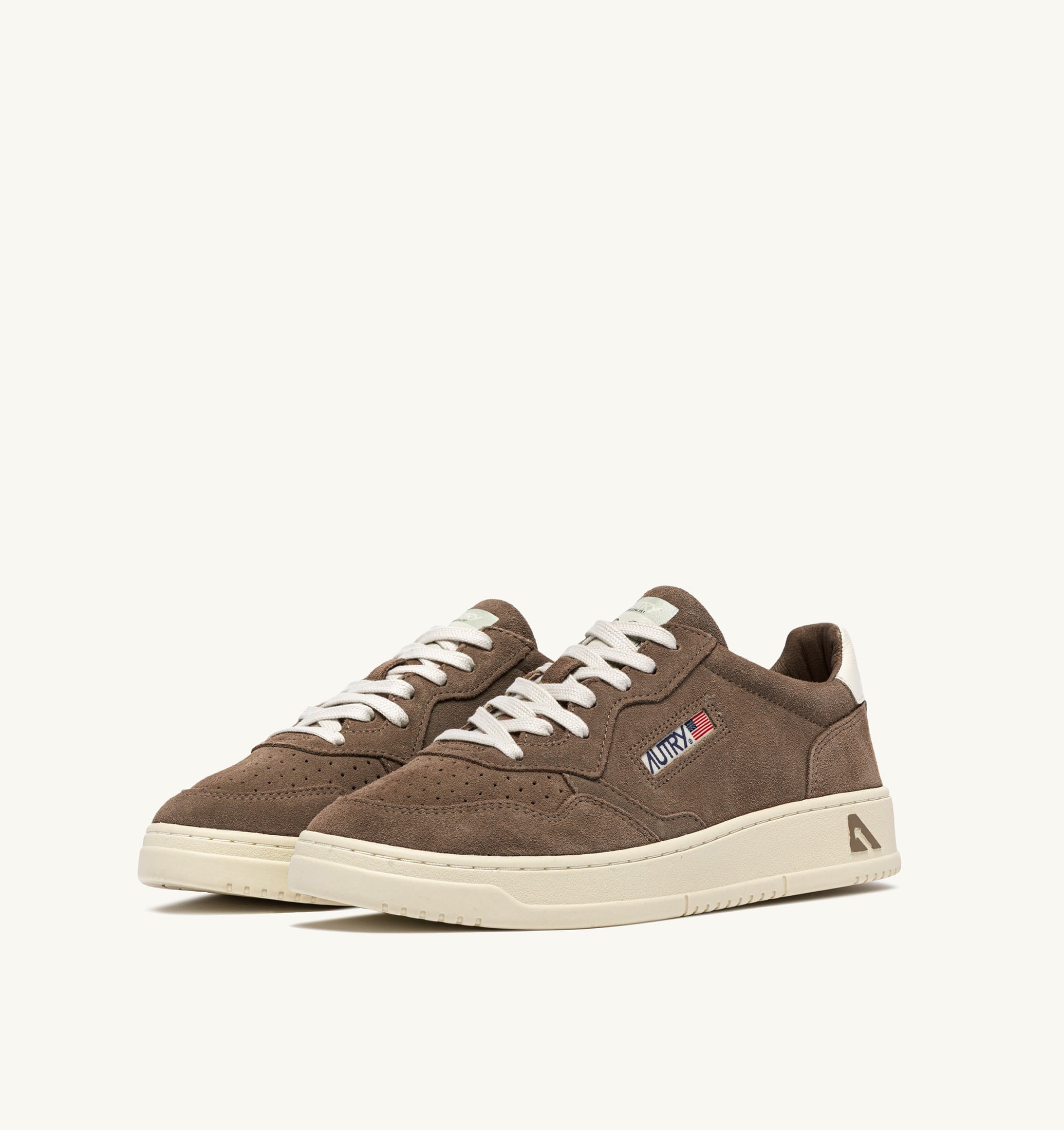 BASKETS MEDALIST LOW EN DAIM CIGAR ET BLANC