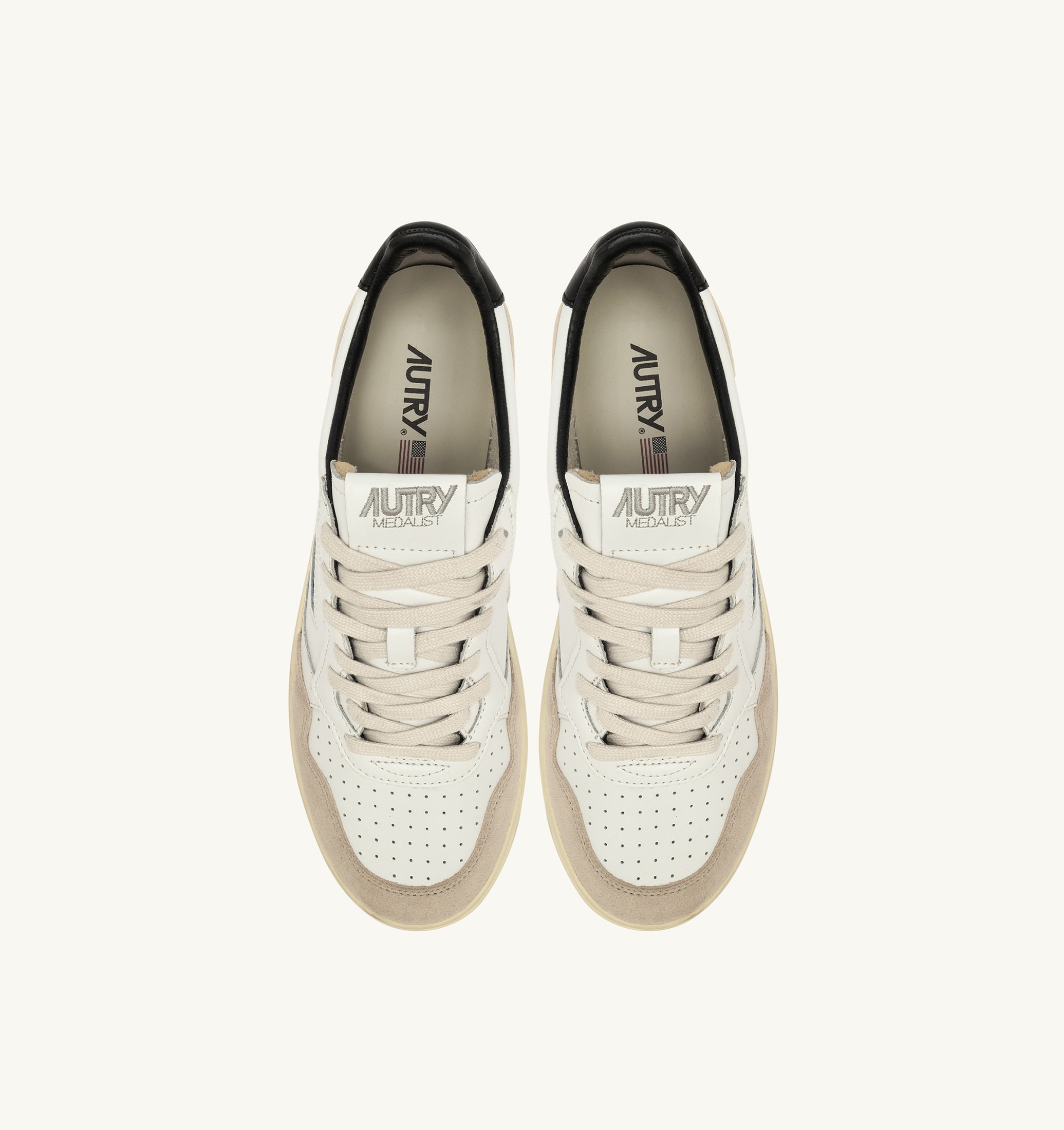 BASKETS MEDALIST LOW EN DAIM ET CUIR BLANC ET NOIR AVEC LETTERING