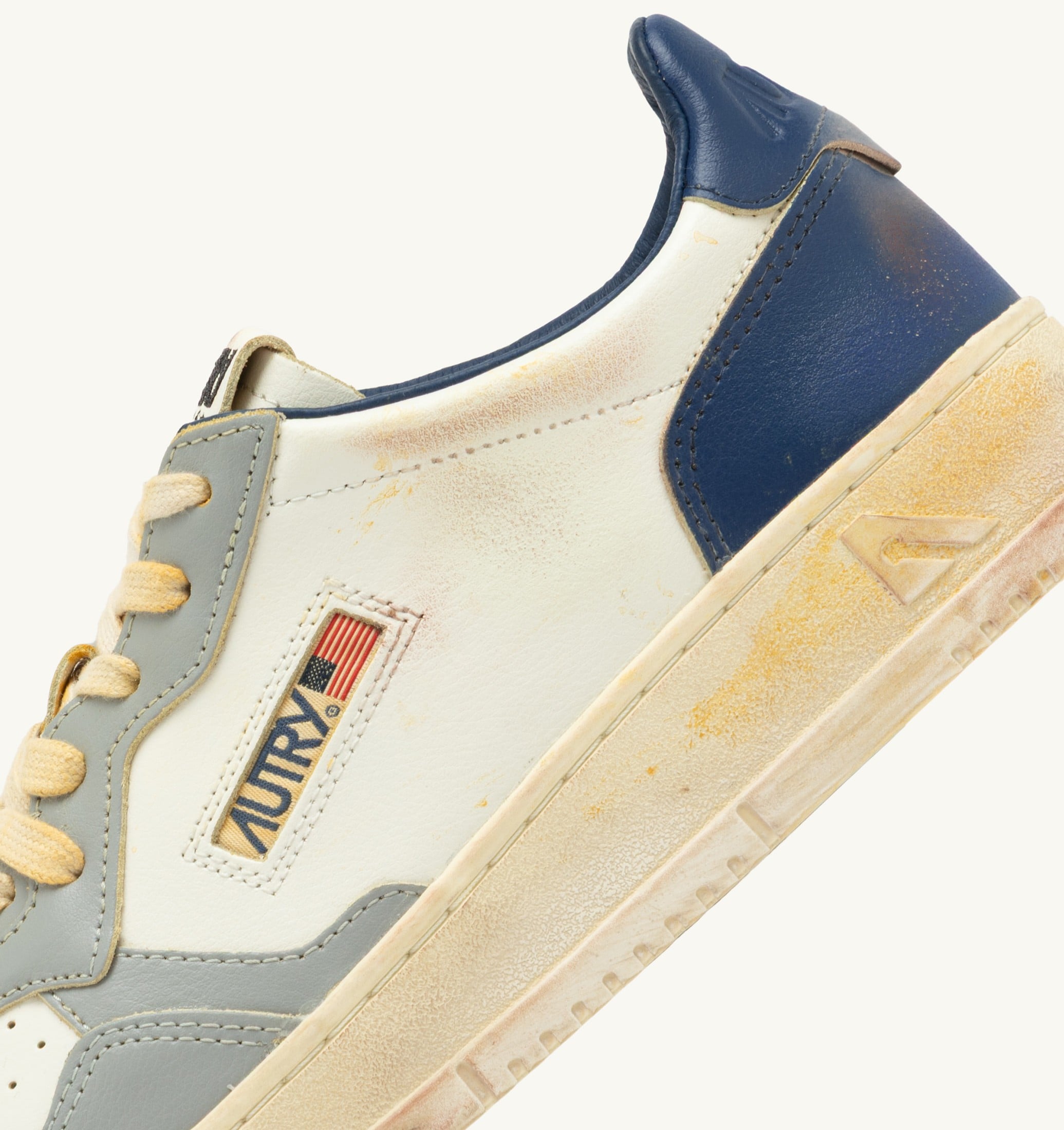BASKETS MEDALIST LOW SUPER VINTAGE EN CUIR LIMESTONE BLANC ET BLUE