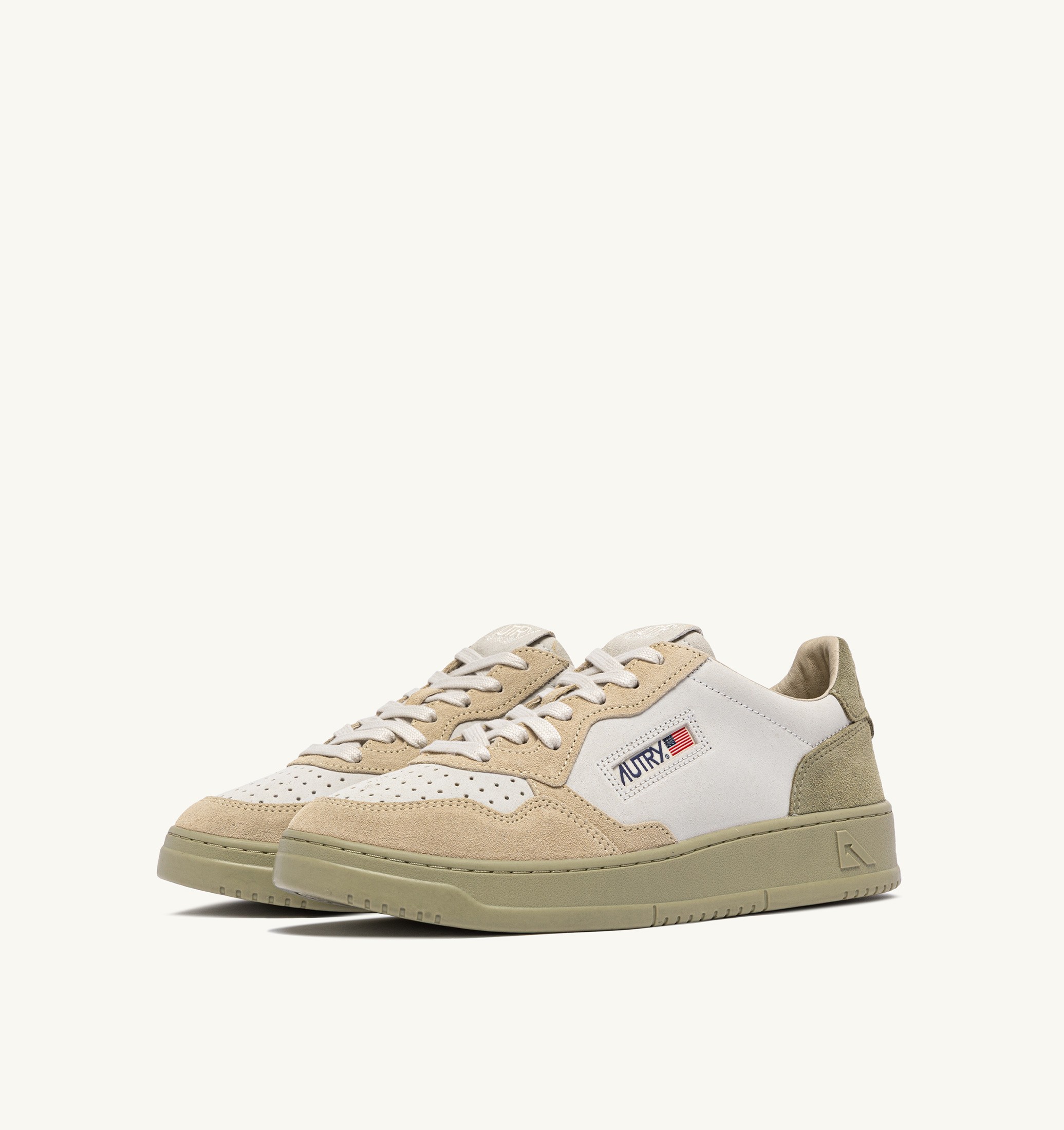 BASKETS MEDALIST LOW TRICOLORE EN DAIM BLANC SAND ET GREY GREEN