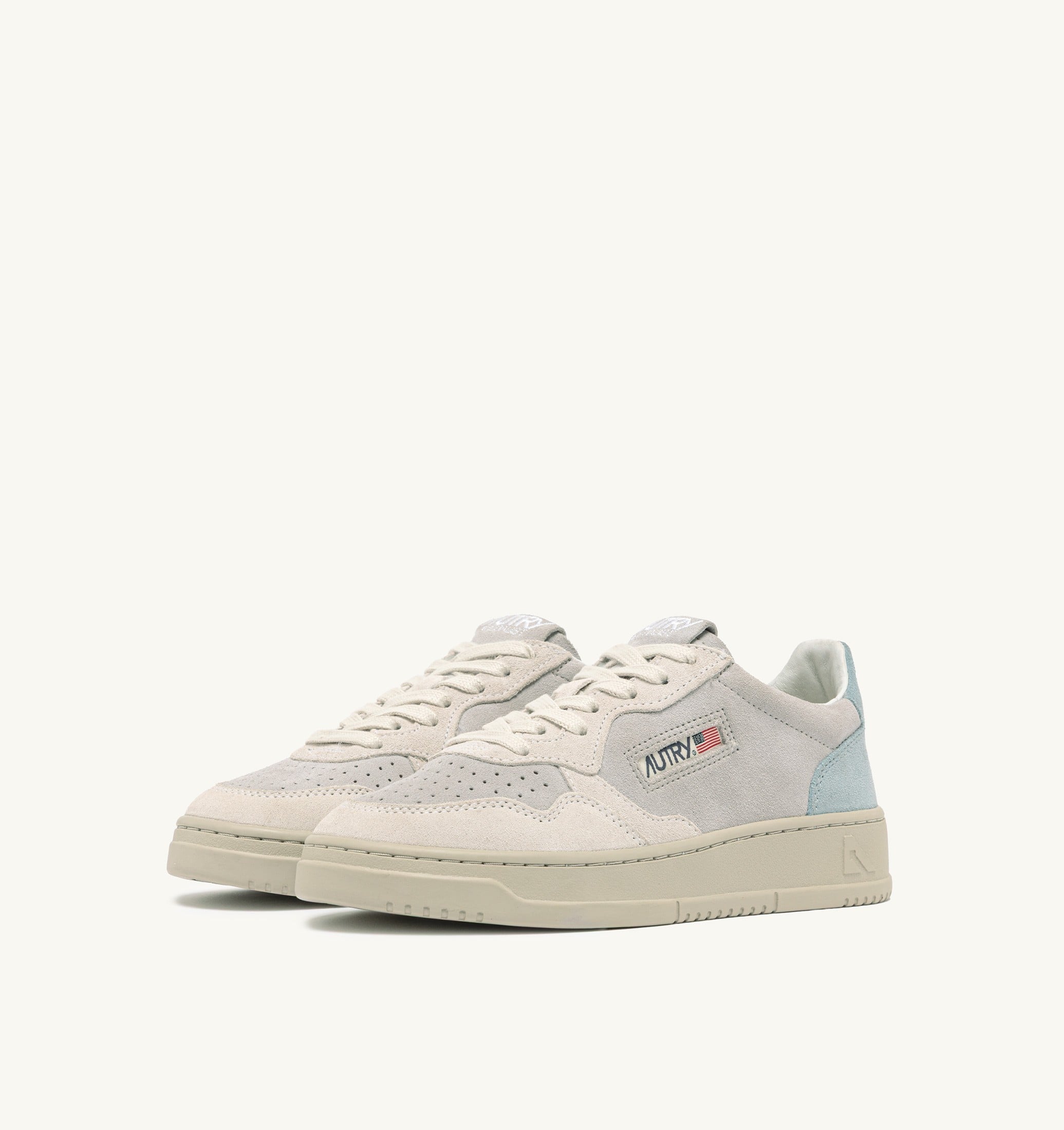 BASKETS MEDALIST LOW TRICOLORE EN DAIM BLANC SKY ET LOFT