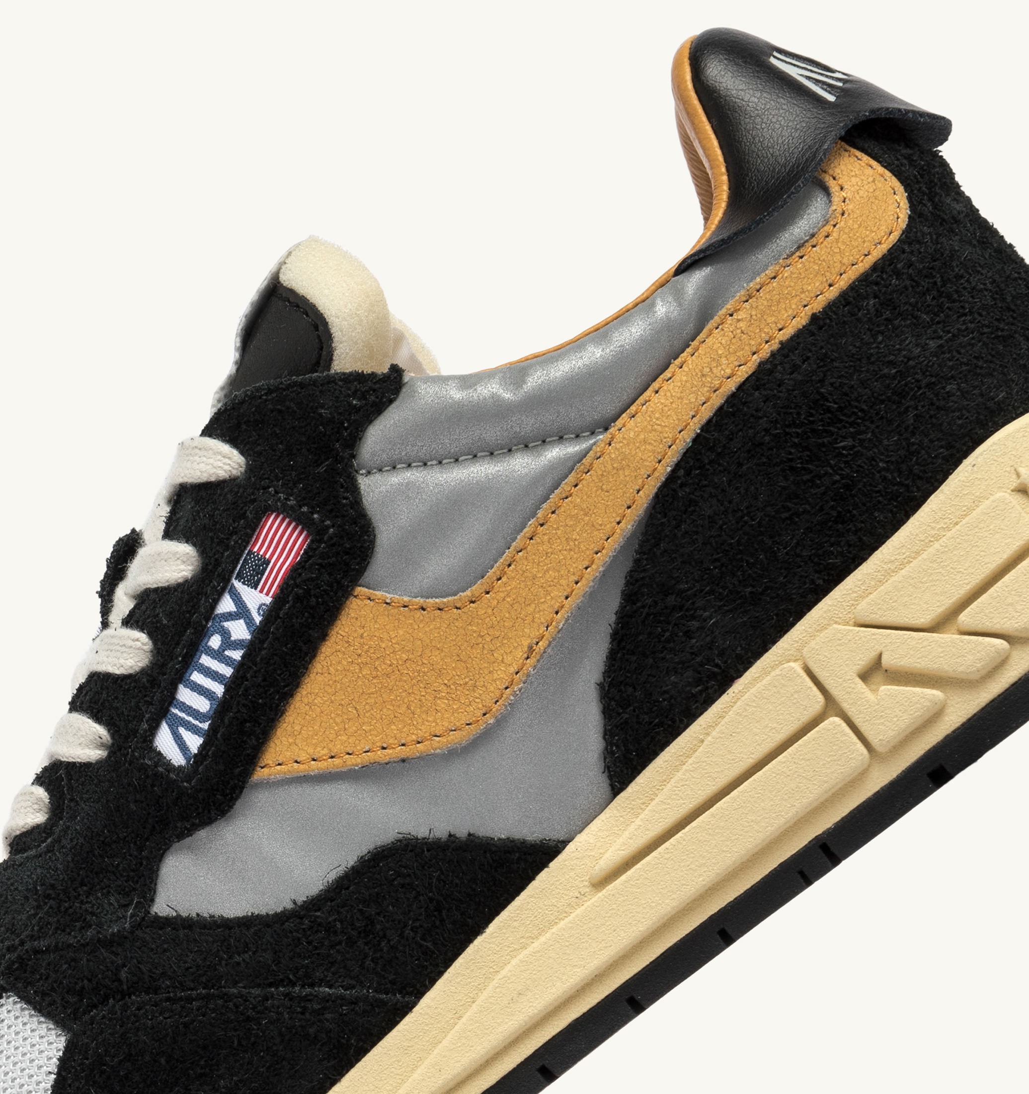 BASKETS REELWIND LOW EN DAIM NOIR ET NYLON RÉFLÉCHISSANT