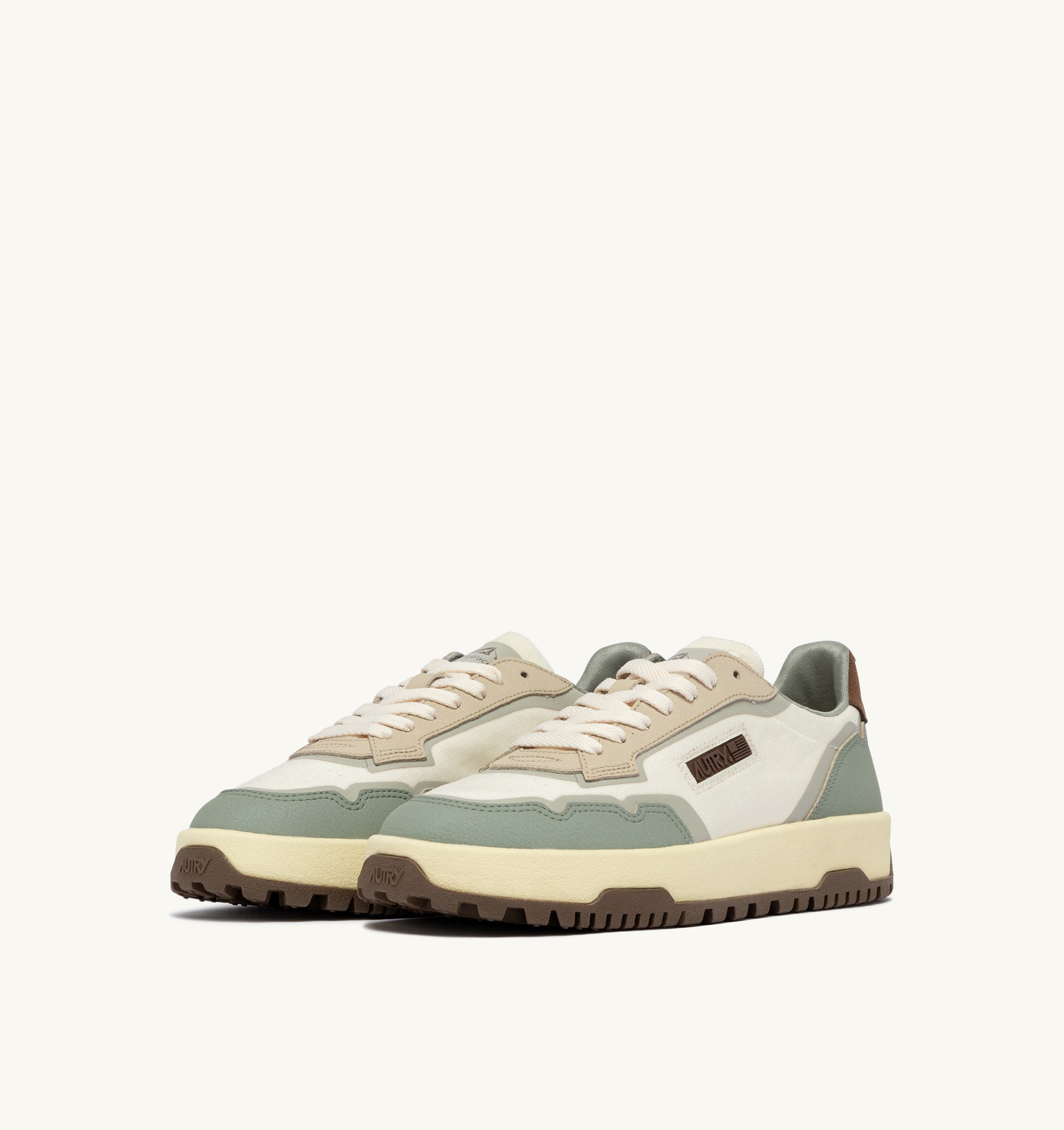 BASKETS WILDPACE LOW EN CORDURA ET CUIR MARSHMALLOW ET SEA GRASS