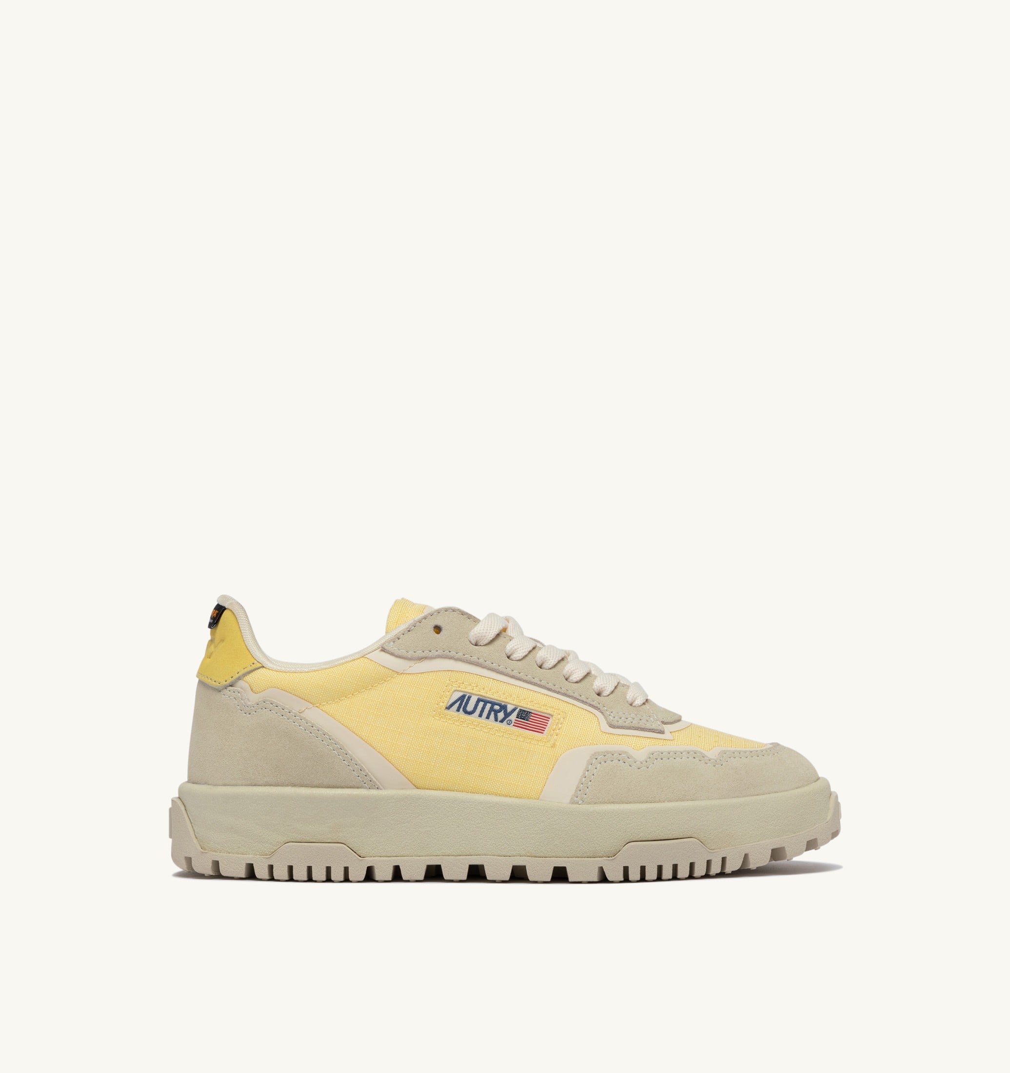 BASKETS WILDPACE LOW EN CORDURA ET DAIM BLANC ET LEMON MERINGUE