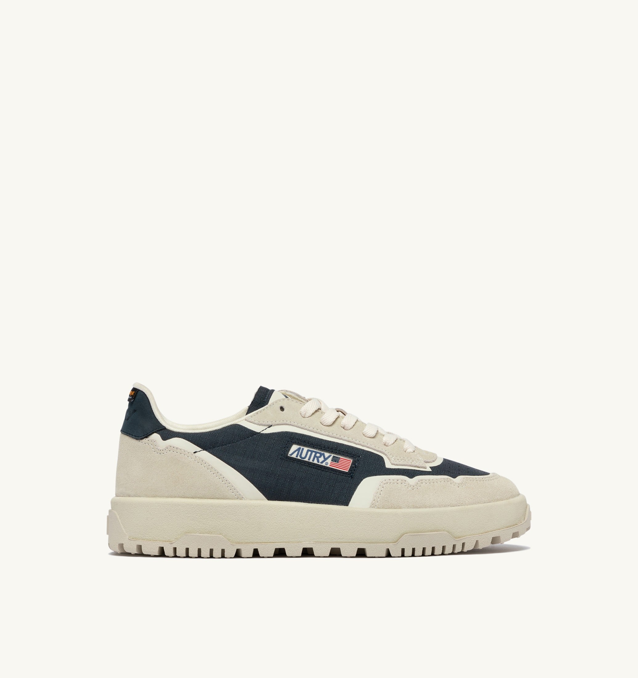 BASKETS WILDPACE LOW EN CORDURA ET DAIM BLANC ET SPACE BLUE