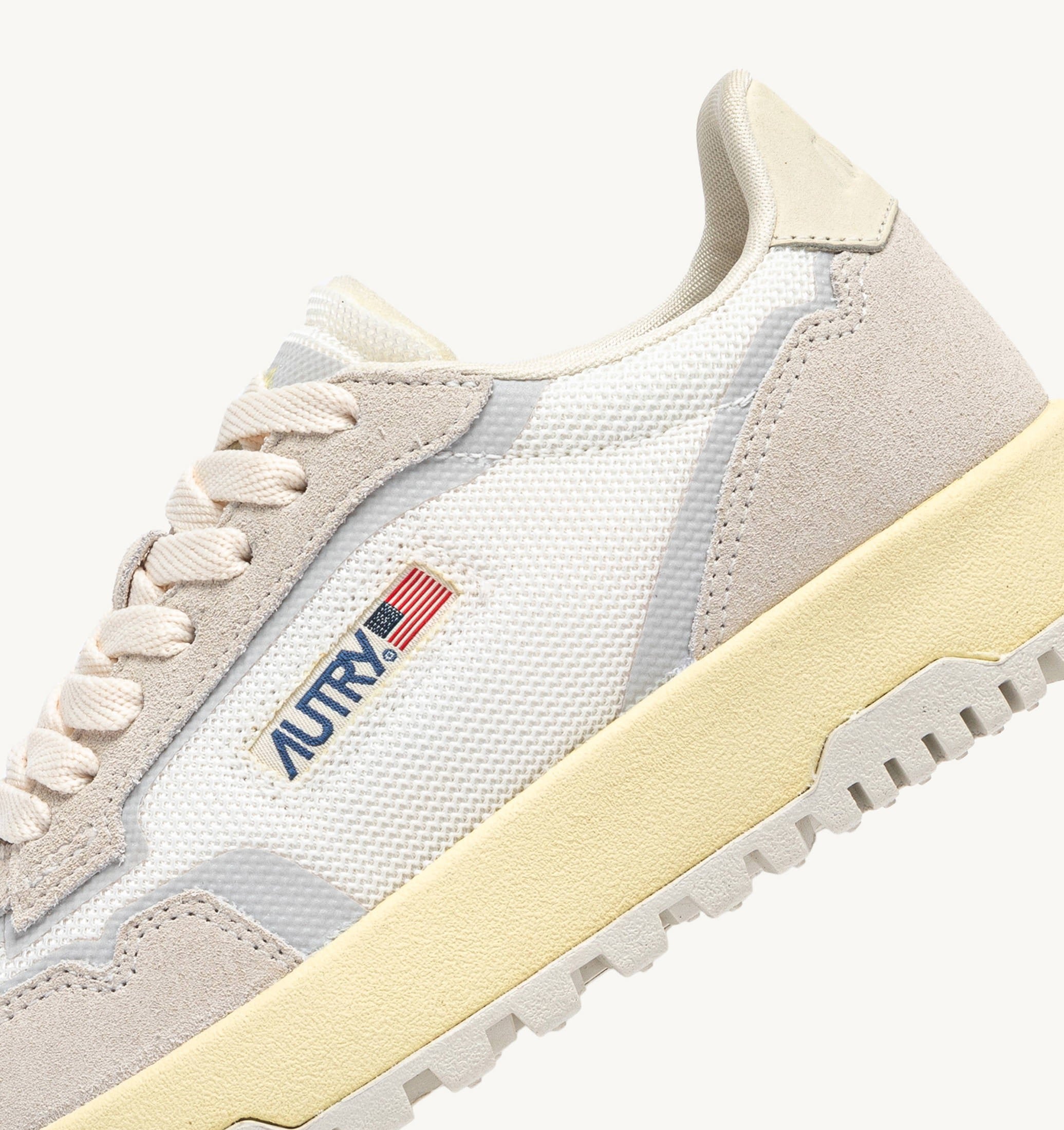 BASKETS WILDPACE LOW EN DRAGON MESH ET DAIM BLANC ET MARSHMALLOW
