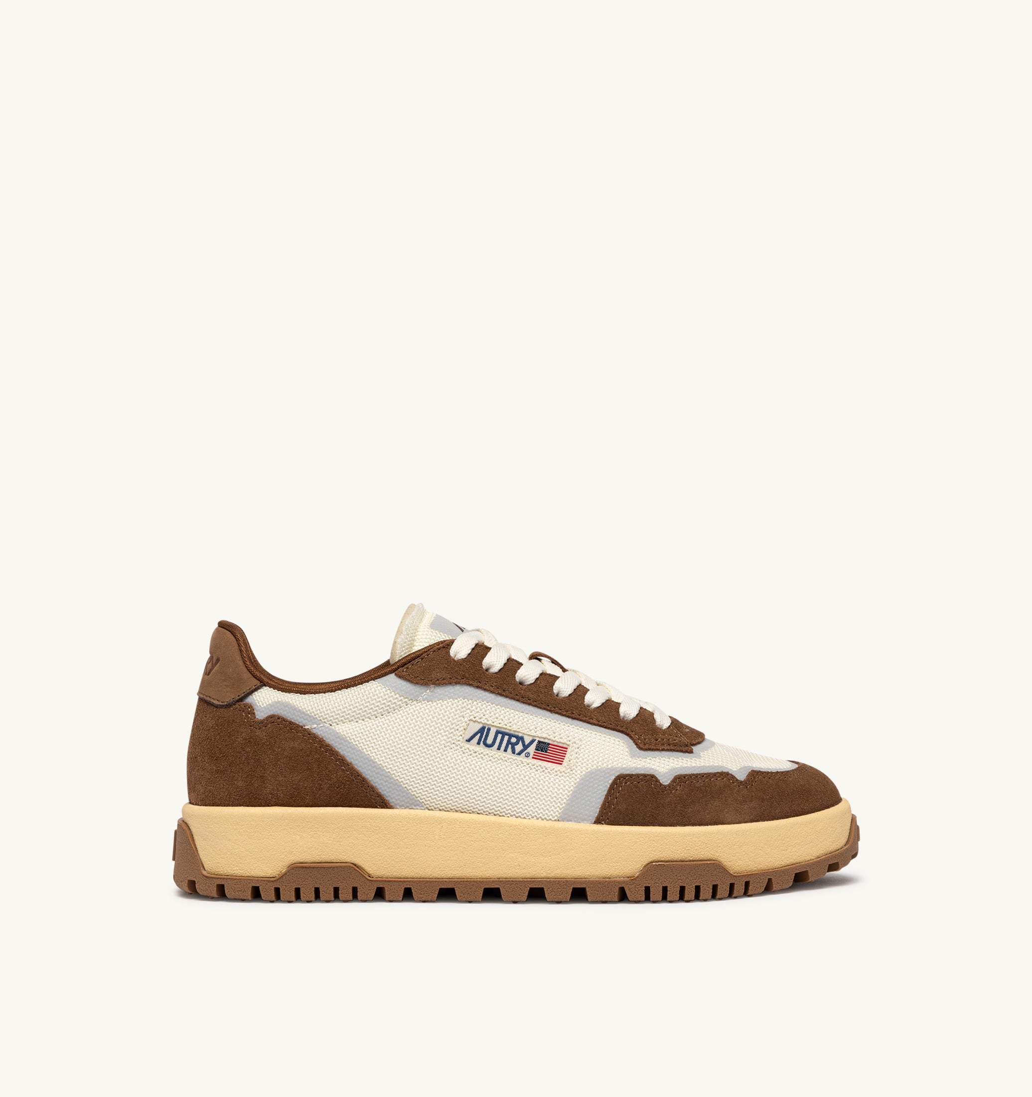 BASKETS WILDPACE LOW EN DRAGON MESH ET DAIM MARSHMALLOW ET CIGARE