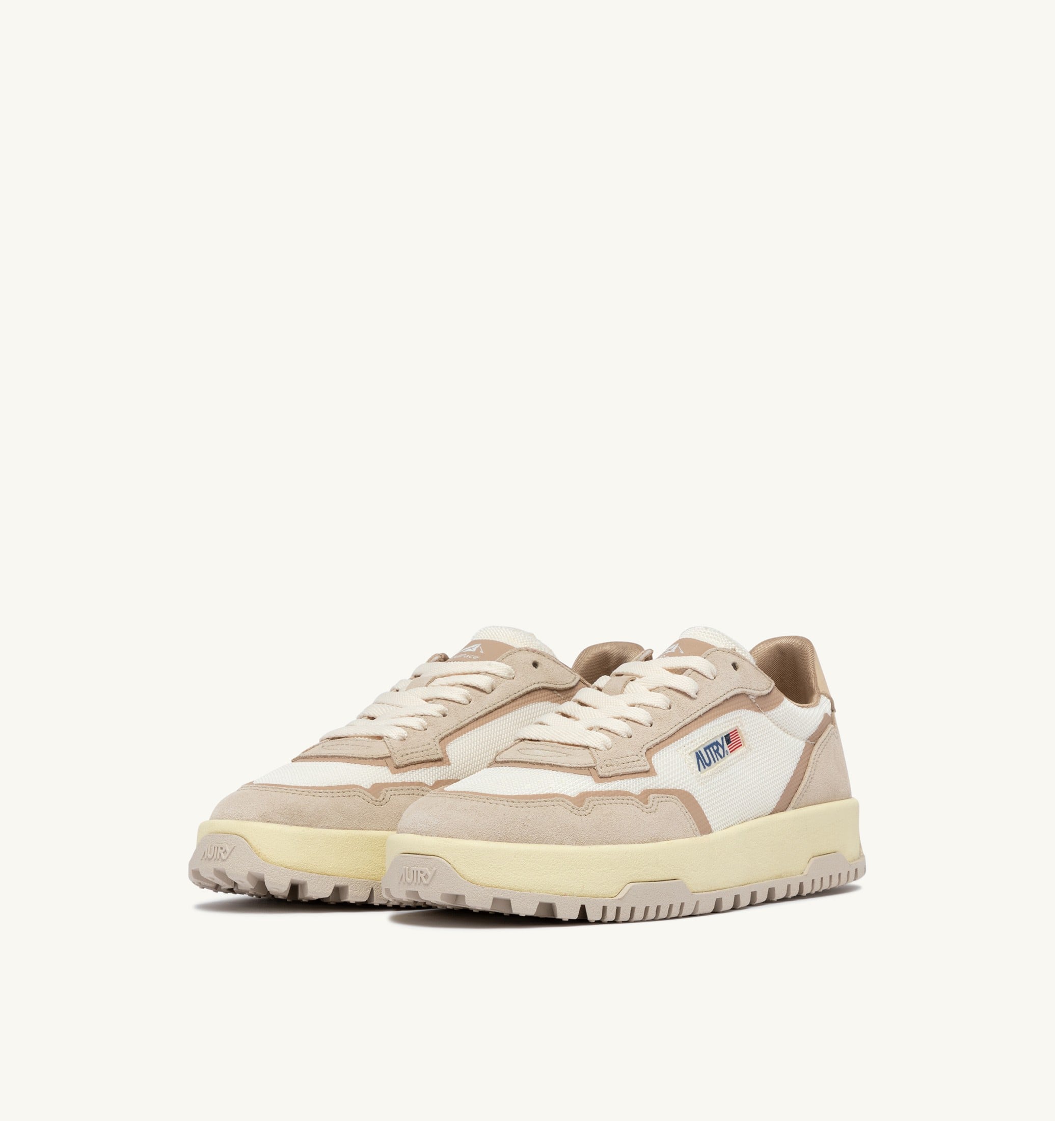 BASKETS WILDPACE LOW EN DRAGON MESH ET DAIM WHISPER WHITE ET SAND