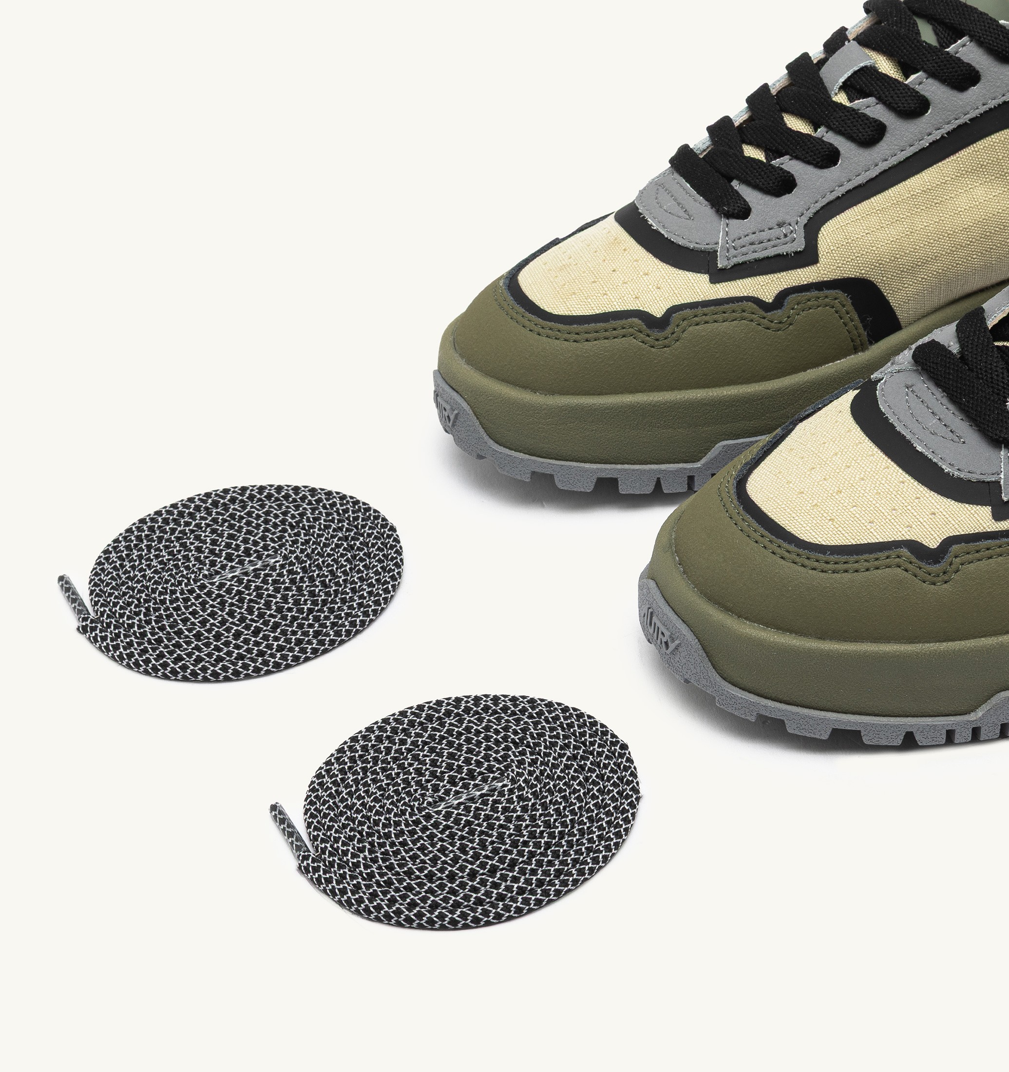 BASKETS WILDPACE LOW EN NYLON RIPSTOP ET CUIR CASTLE WALL ET TITANIUM