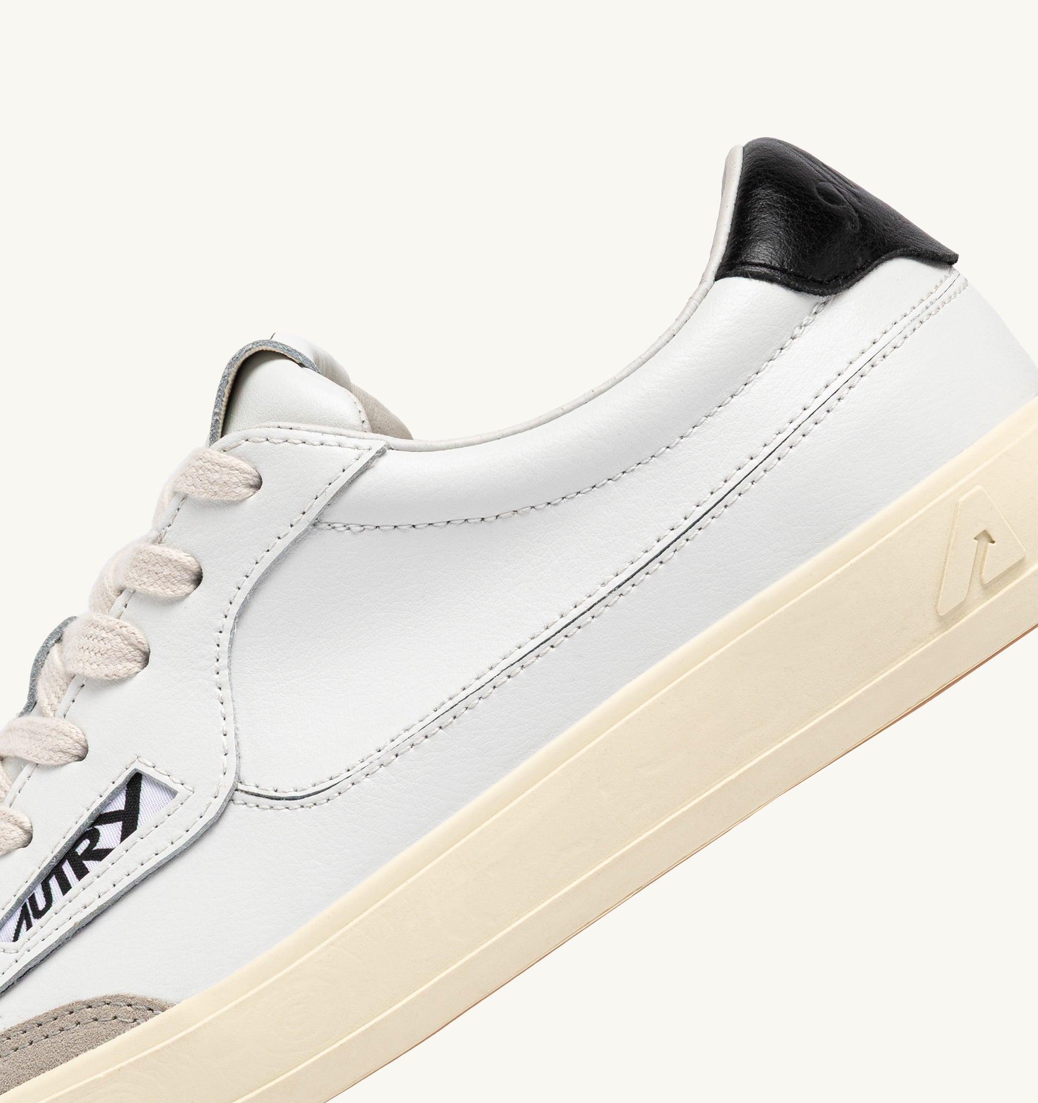 BASKETS WINDSCAPE LOW EN CUIR BLANC ET NOIR