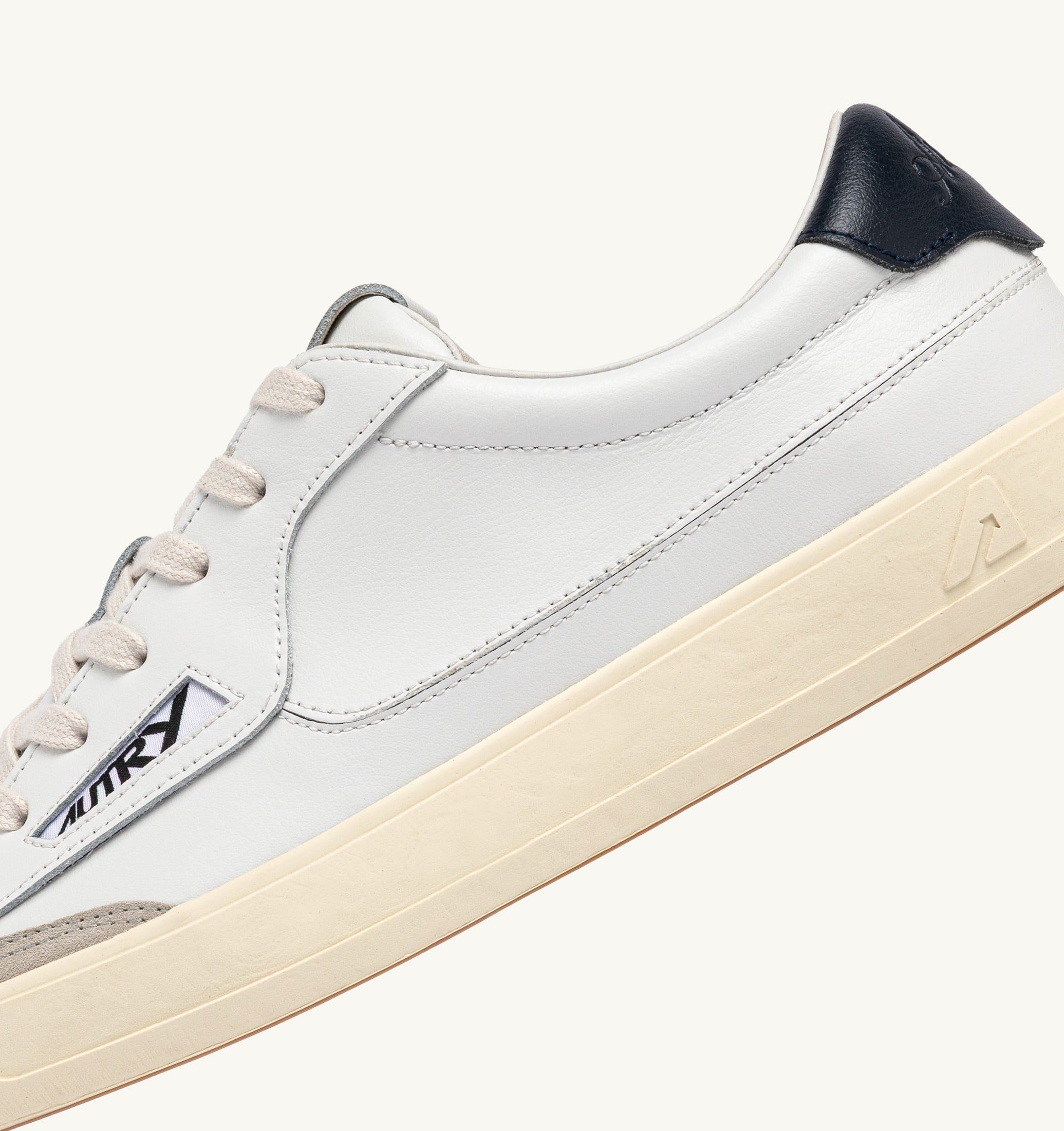 BASKETS WINDSCAPE LOW EN CUIR BLANC ET SPACE